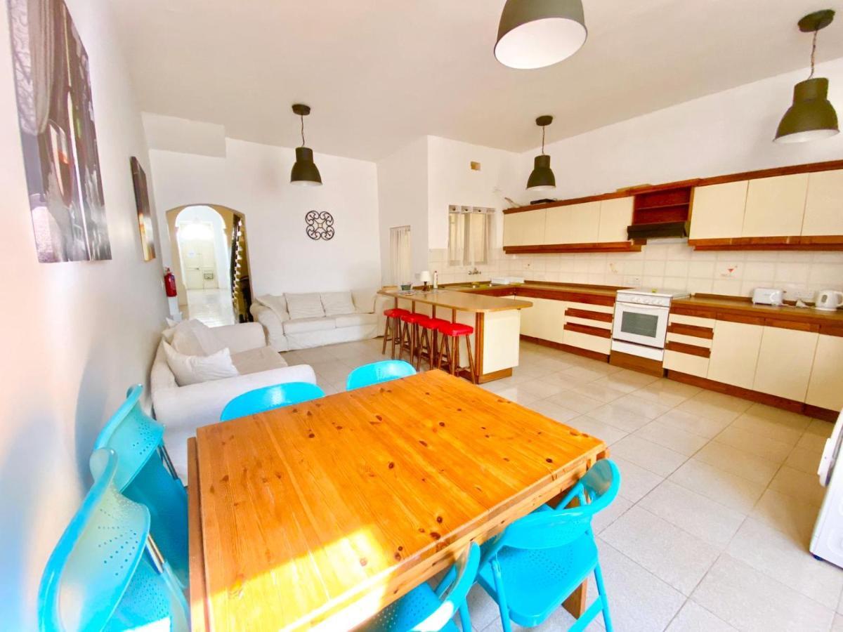 Ghajn il-Kbira  Butts Inn Annex Dormitory Hostel المظهر الخارجي الصورة